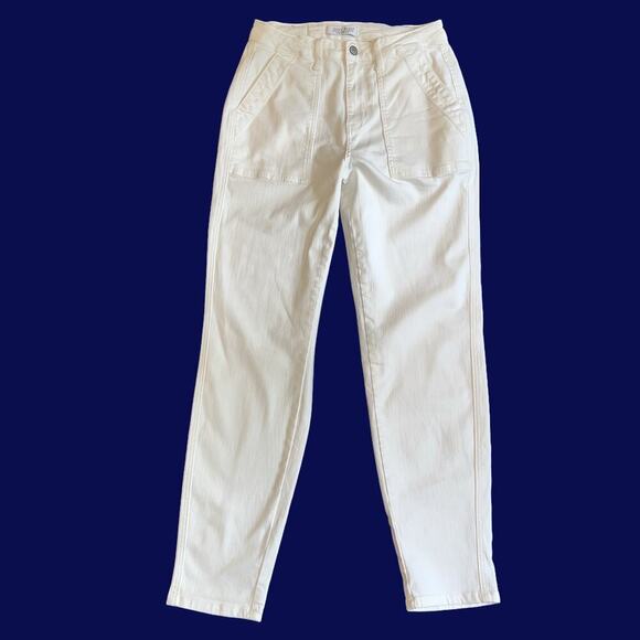 Judy Blue Relaxed Fit High Rise Cargo Style White Jeans 30” Inseam Size 5/27 - Picture 1 of 10